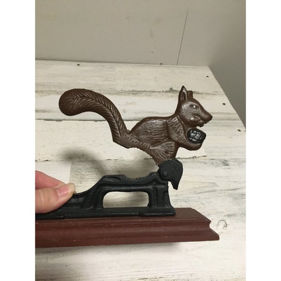 Wood & cast iron squirrel nut cracker vintage - Picture 5 of 5
